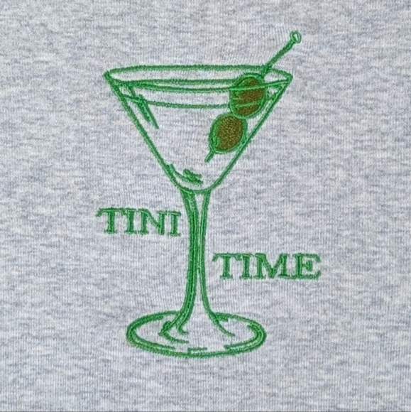 Green Envelope Tini Time Embroidered Martini Tee Short Sleeve Grey M NWOT - Picture 3 of 9